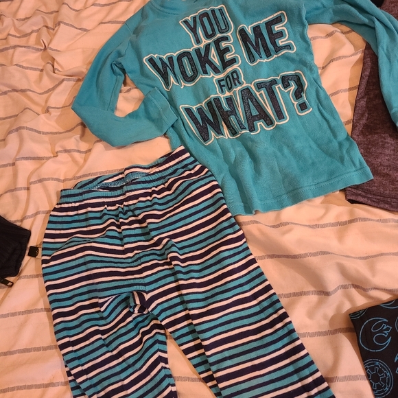 BOYS 2 PJ SETS SIZE 5 - Picture 3 of 6